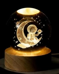 Ay Üstünde Astronot Tasarımlı Işıklı Cam Küre (6 cm)