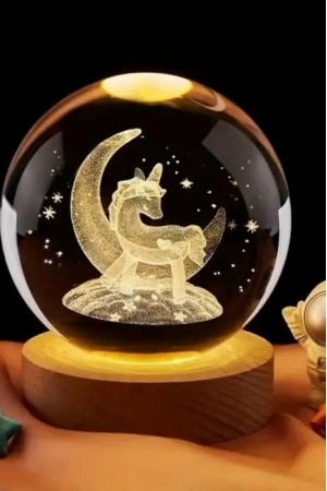 Unicorn Ay Figürlü Işıklı Ahşap Altlıklı Kar Küresi (8 c…